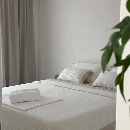 Our Lady Amfora Μακάρσκα